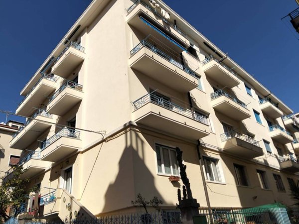 appartamento in vendita a Genova in zona Sestri Ponente