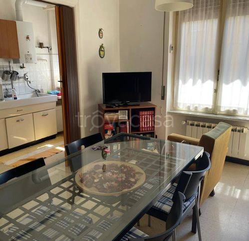 appartamento in vendita a Genova in zona Rivarolo