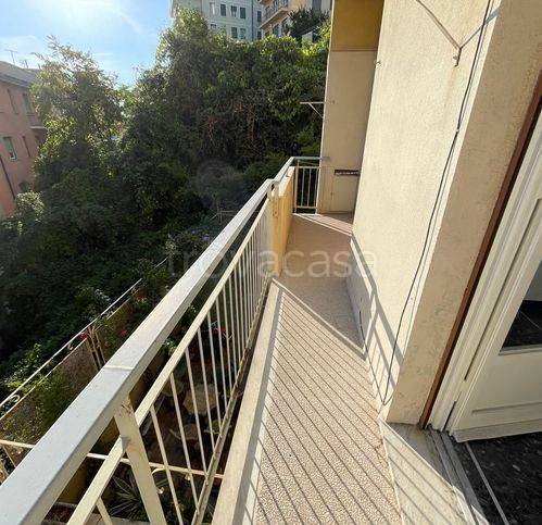 appartamento in vendita a Genova in zona Rivarolo