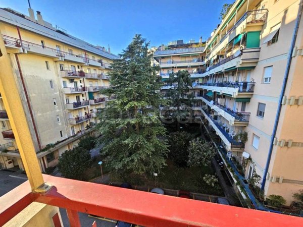 appartamento in vendita a Genova in zona Sestri Ponente