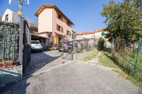 casa indipendente in vendita a Genova in zona Struppa