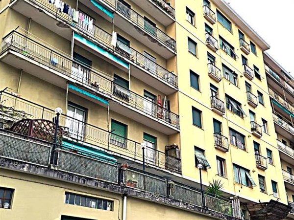 appartamento in vendita a Genova in zona Rivarolo