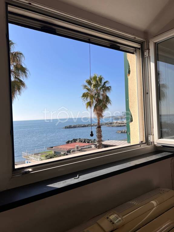 appartamento in vendita a Genova in zona Pegli