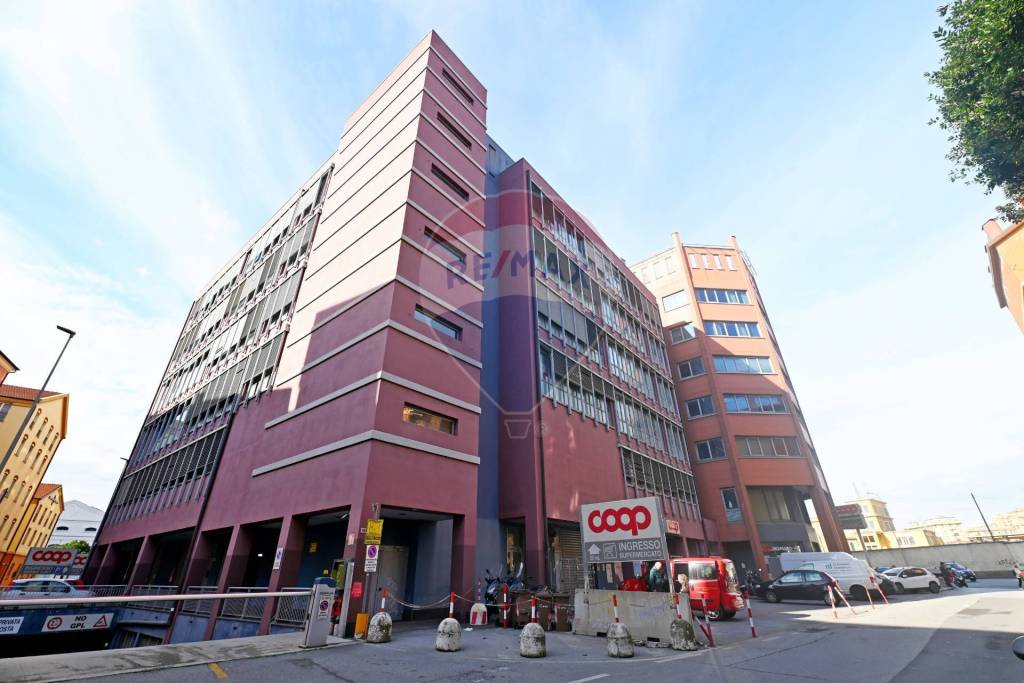 ufficio in vendita a Genova in zona Sampierdarena