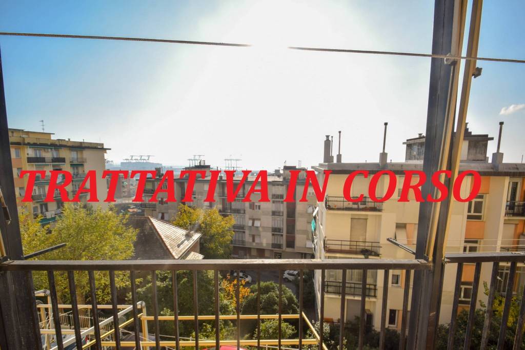 appartamento in vendita a Genova in zona Palmaro / Pra'