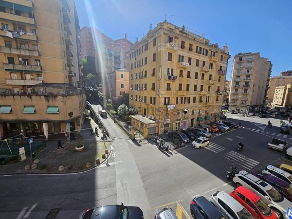 appartamento in vendita a Genova in zona Quezzi