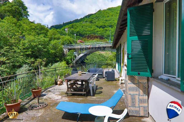 casa indipendente in vendita a Genova in zona Struppa