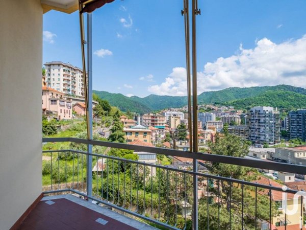 appartamento in vendita a Genova in zona Molassana