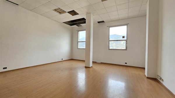 ufficio in vendita a Genova in zona Bolzaneto