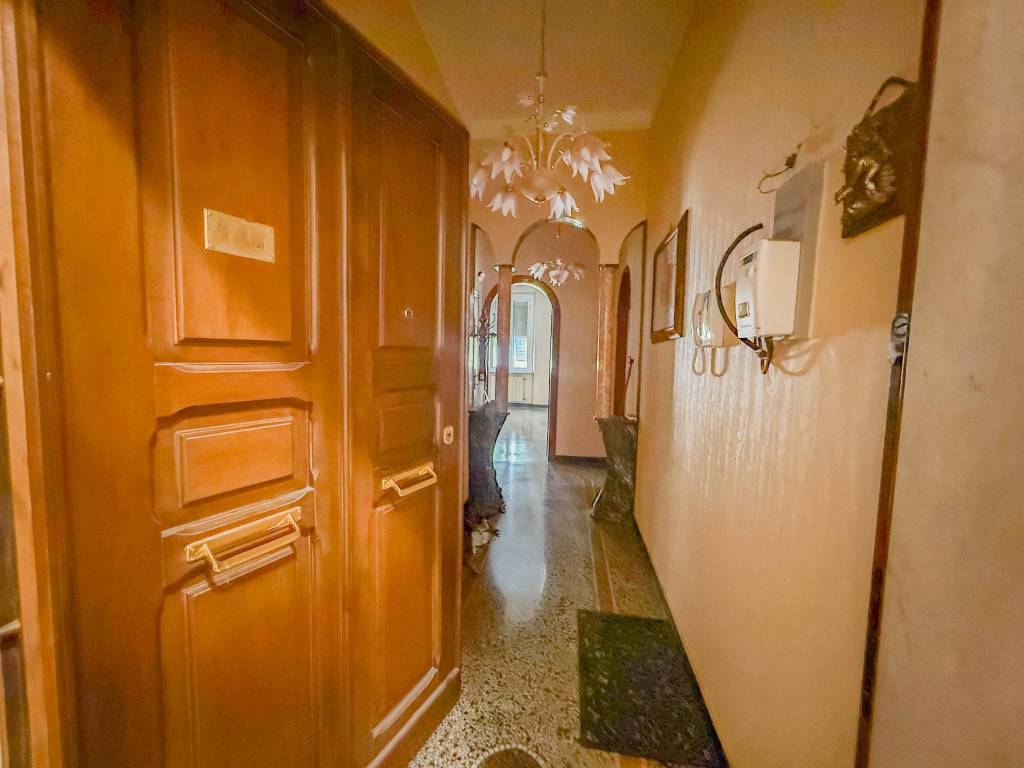 appartamento in vendita a Genova in zona Marassi