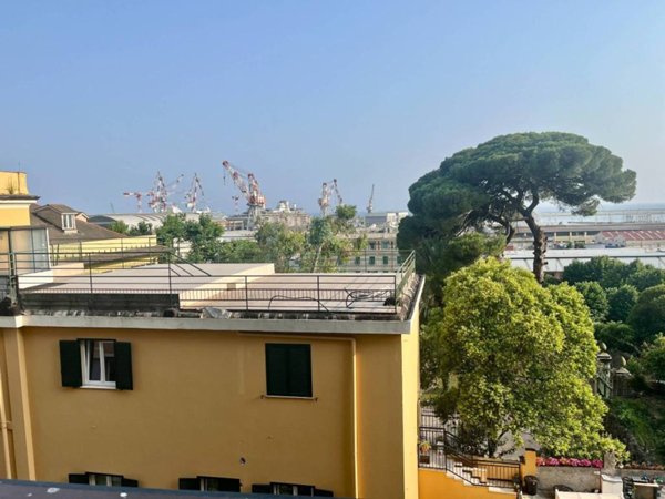 appartamento in vendita a Genova in zona Sestri Ponente