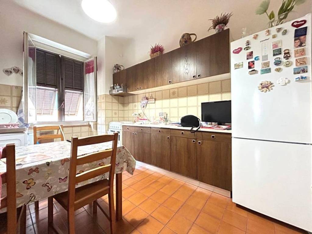 appartamento in vendita a Genova in zona Sturla