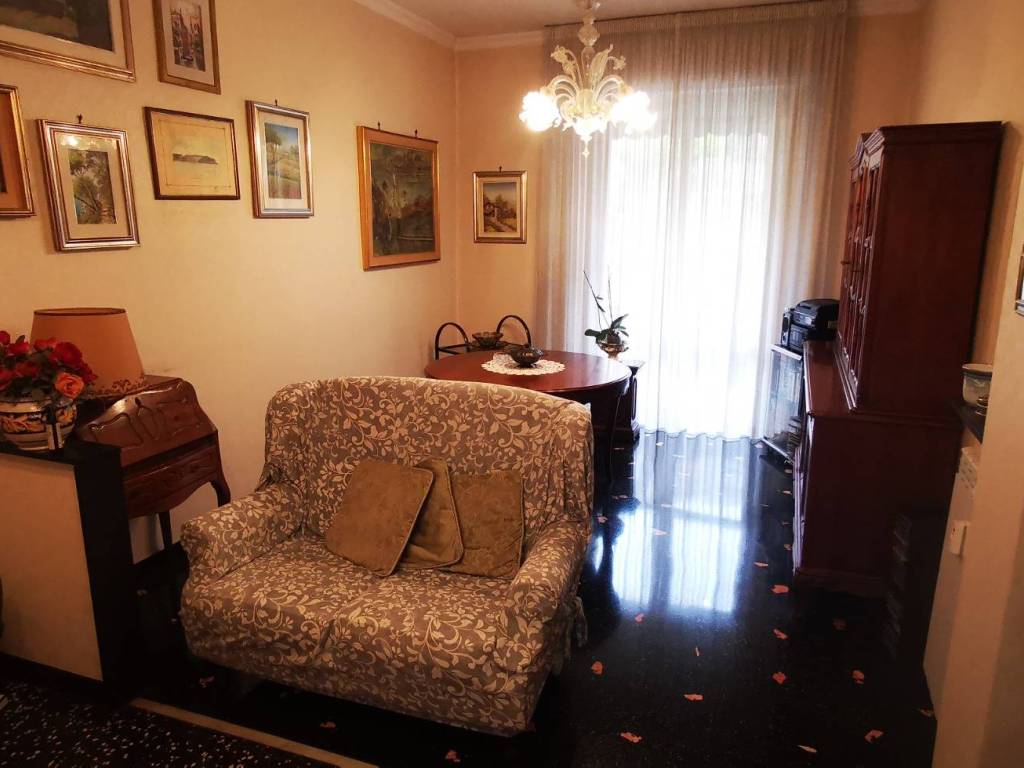 appartamento in vendita a Genova in zona Quezzi