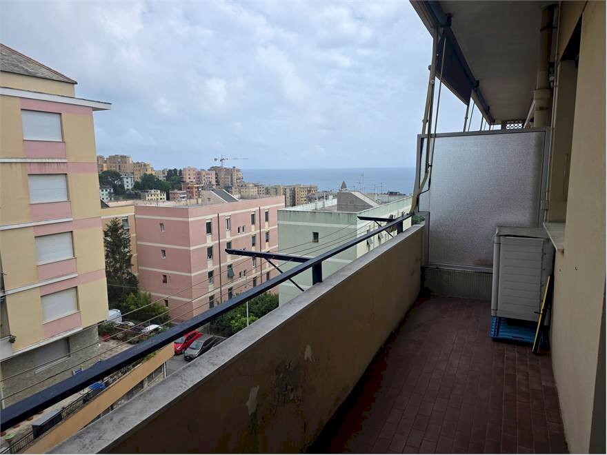 appartamento in vendita a Genova in zona Sturla