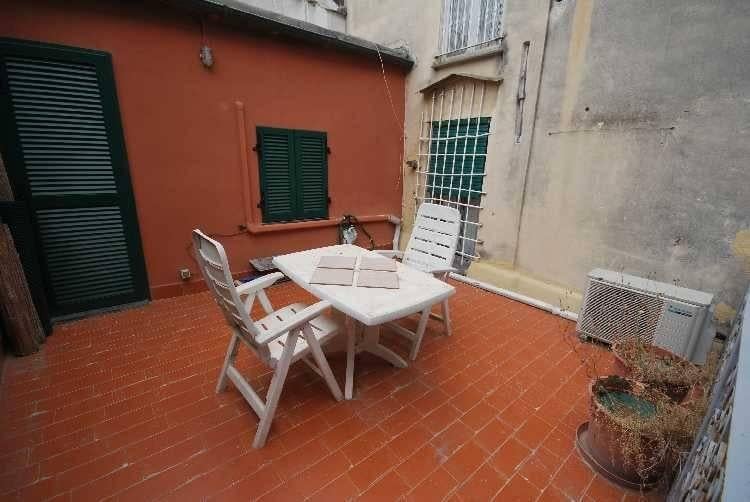 appartamento in vendita a Genova in zona Sottoripa / Maddalena / Molo