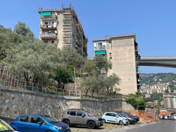 appartamento in vendita a Genova in zona Staglieno