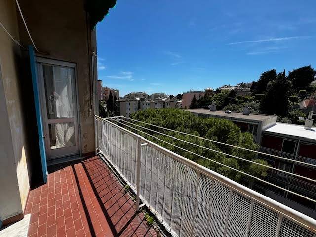 appartamento in vendita a Genova in zona Sturla