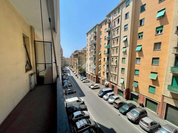 appartamento in vendita a Genova in zona Sampierdarena