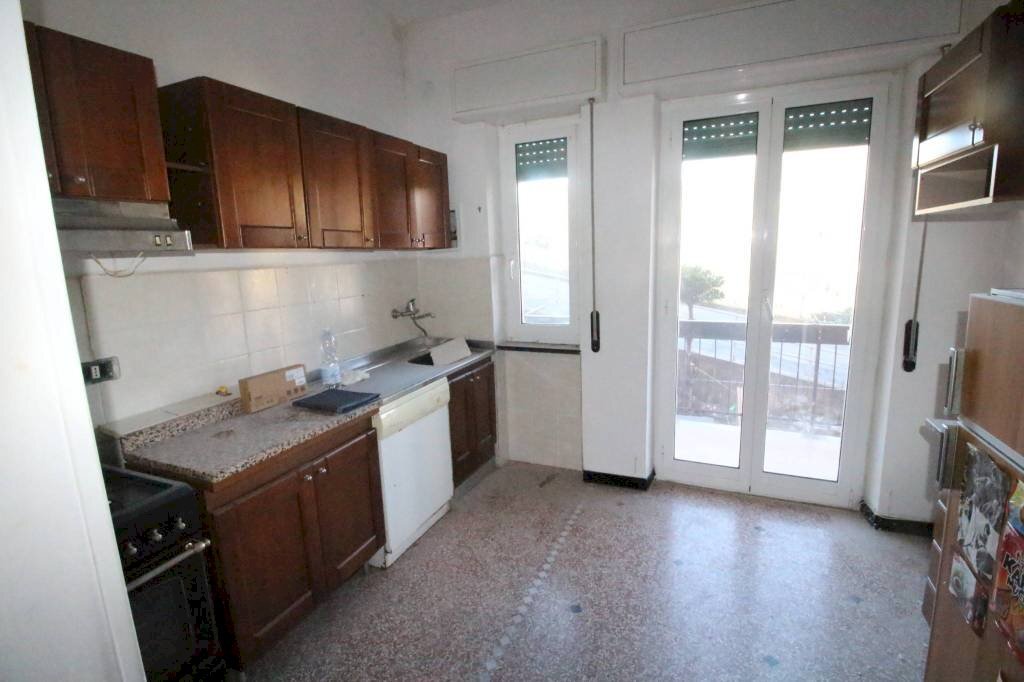 appartamento in vendita a Genova in zona Palmaro / Pra'