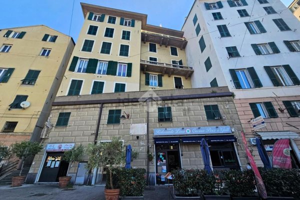 appartamento in vendita a Genova in zona Sottoripa / Maddalena / Molo