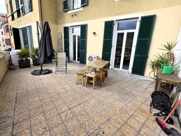 appartamento in vendita a Genova in zona Sottoripa / Maddalena / Molo