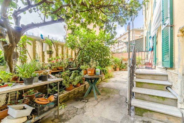 appartamento in vendita a Genova in zona Sampierdarena
