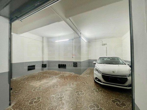 negozio in vendita a Genova in zona Castelletto