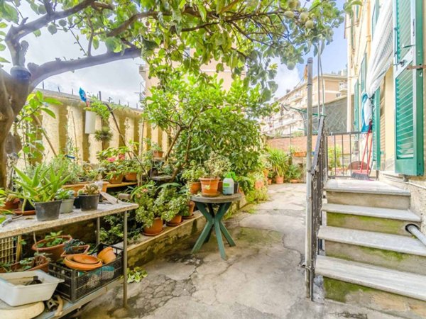appartamento in vendita a Genova in zona Sampierdarena