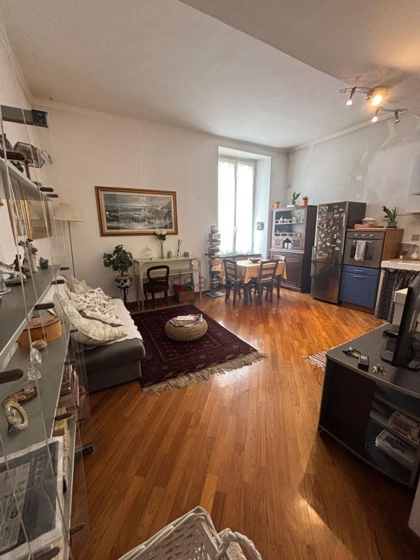 appartamento in vendita a Genova in zona Sottoripa / Maddalena / Molo