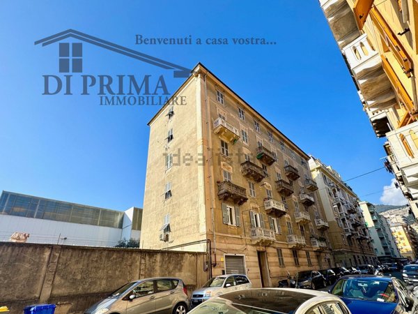 appartamento in vendita a Genova in zona Sestri Ponente