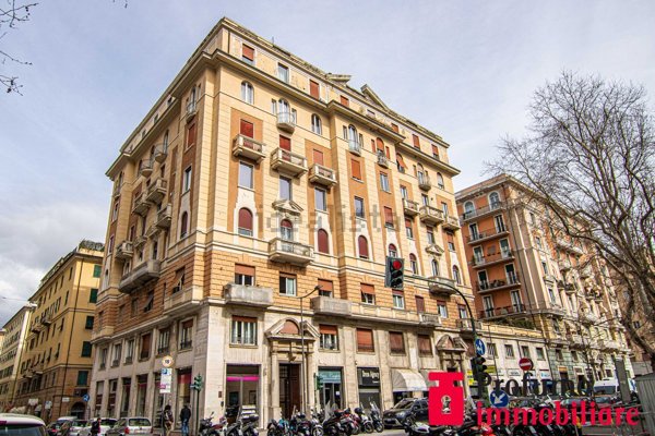 appartamento in vendita a Genova in zona Foce