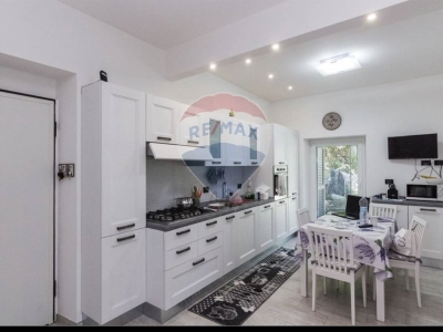 casa indipendente in vendita a Genova in zona Struppa