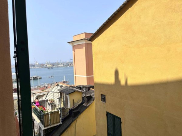 appartamento in vendita a Genova in zona Sottoripa / Maddalena / Molo