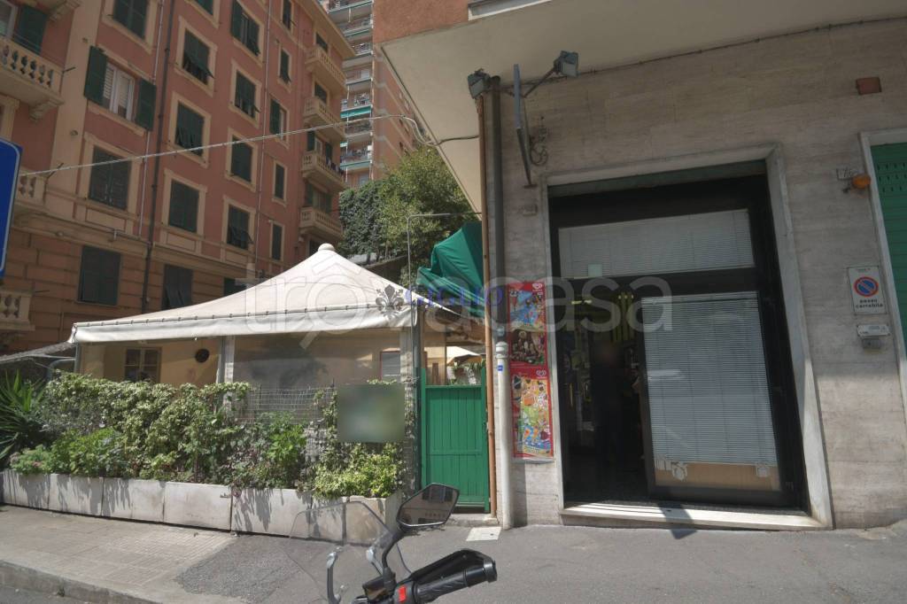 trivano in vendita a Genova in zona Sampierdarena