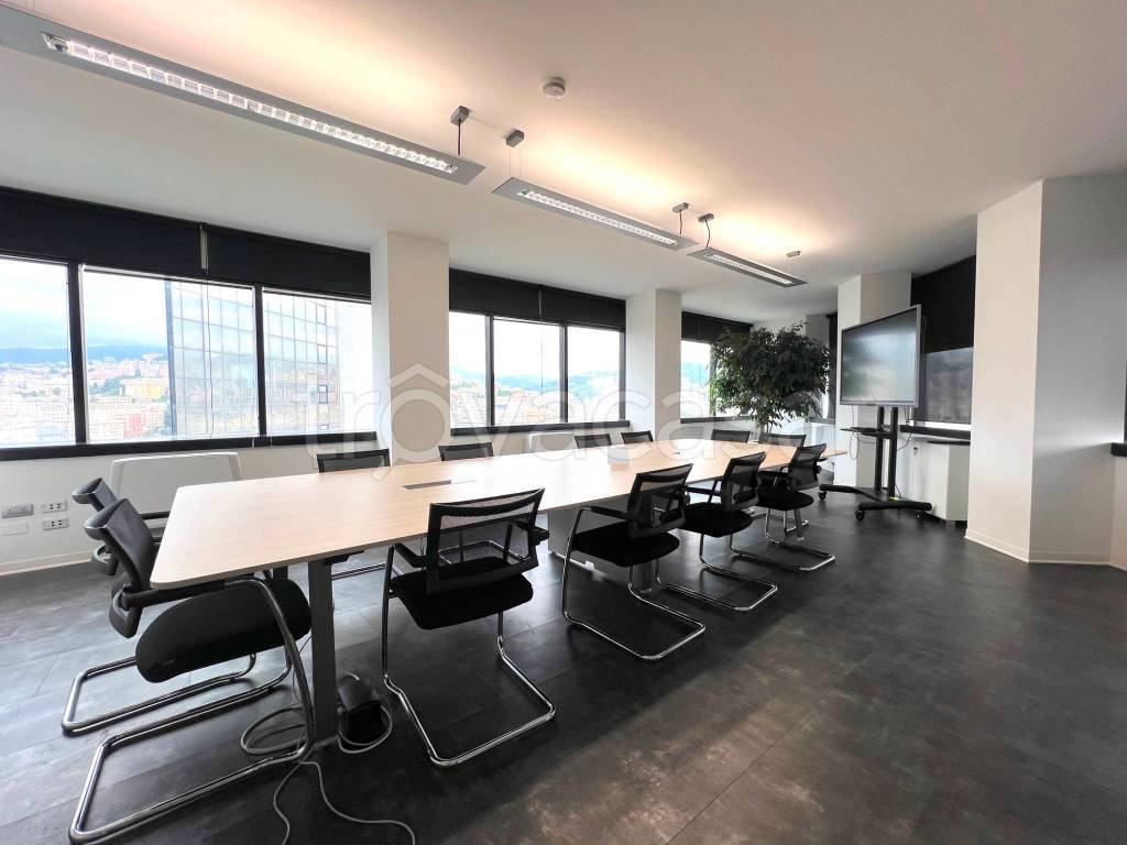 ufficio in vendita a Genova in zona Foce