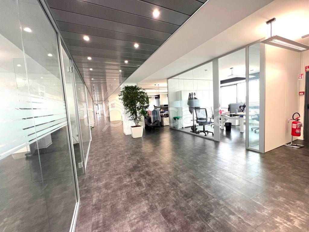 ufficio in vendita a Genova in zona Foce