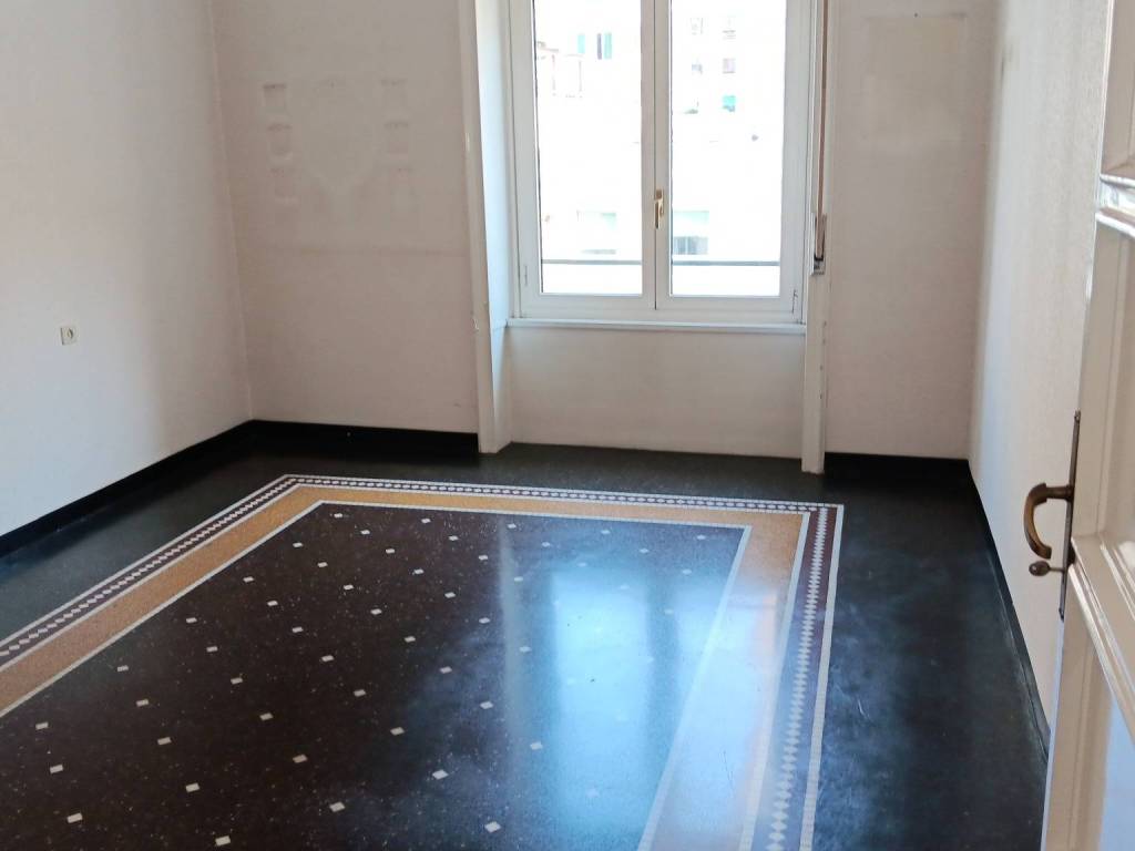 appartamento in vendita a Genova in zona Foce