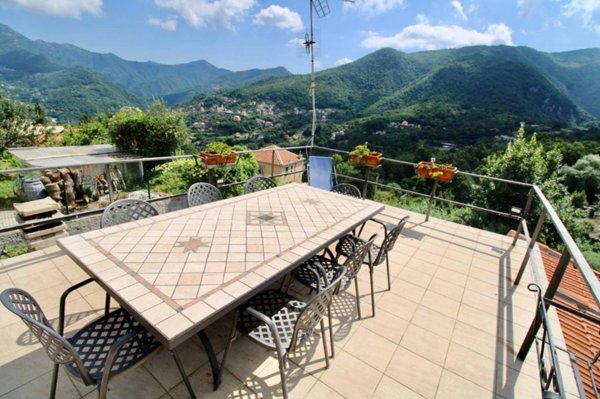 casa indipendente in vendita a Genova in zona Bavari