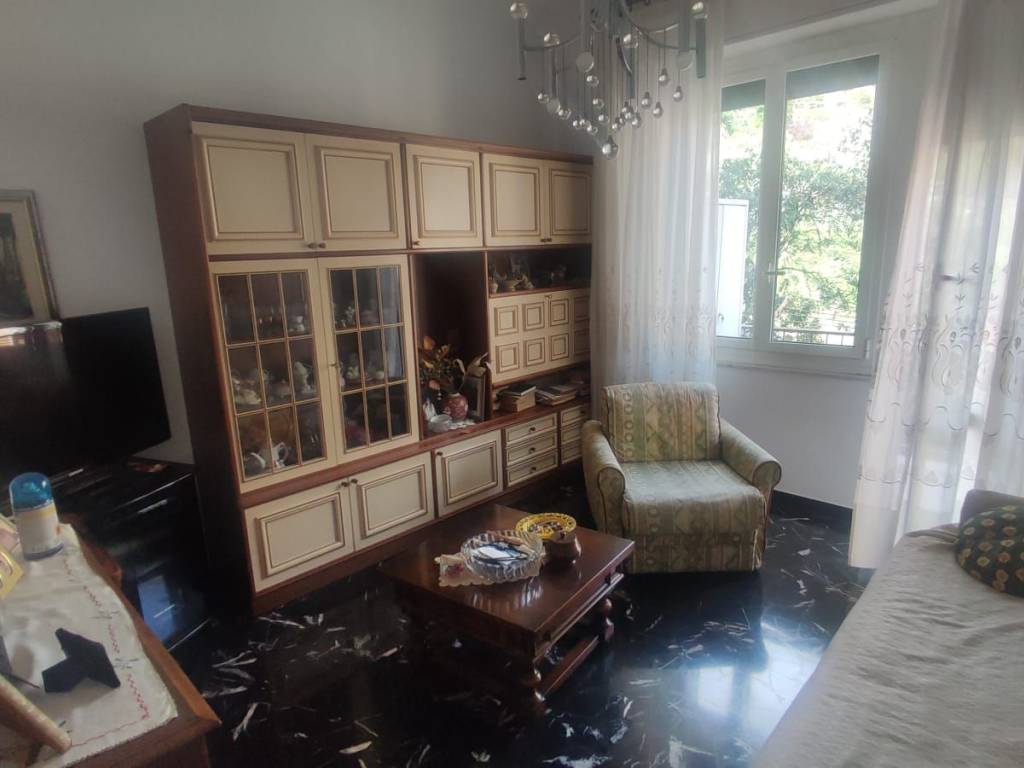 appartamento in vendita a Genova in zona Sestri Ponente