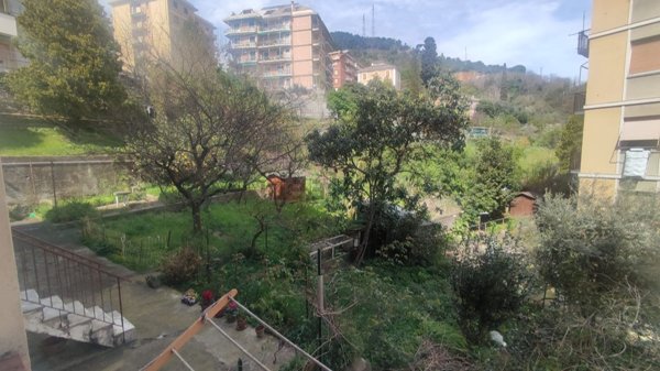 appartamento in vendita a Genova in zona Sestri Ponente