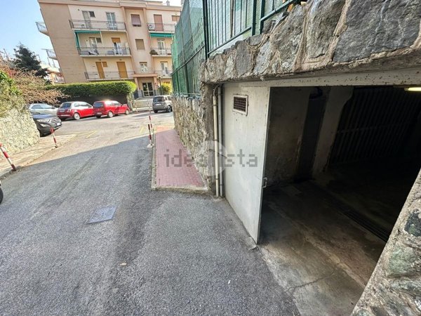 locale di sgombero in vendita a Genova in zona Pegli