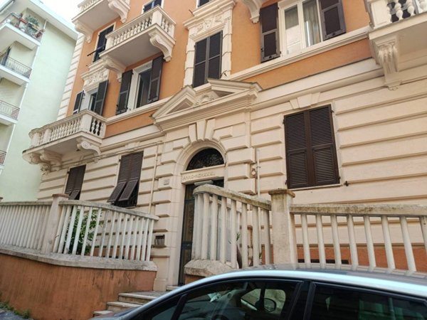 appartamento in vendita a Genova in zona Sestri Ponente