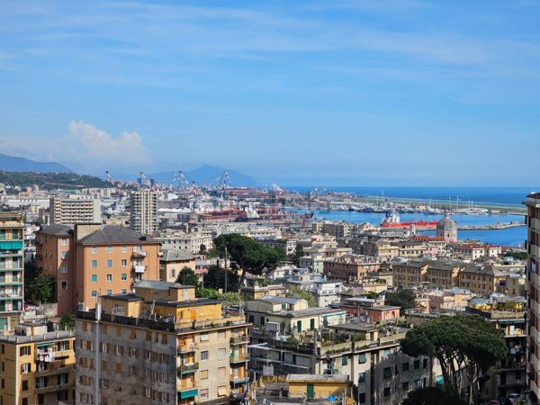 appartamento in vendita a Genova in zona Pegli