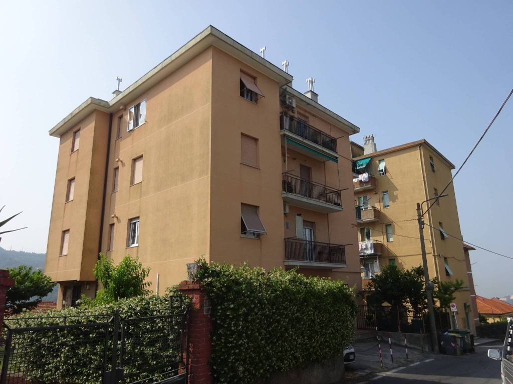 appartamento in vendita a Genova in zona Bolzaneto
