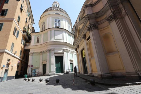 appartamento in vendita a Genova in zona Sottoripa / Maddalena / Molo