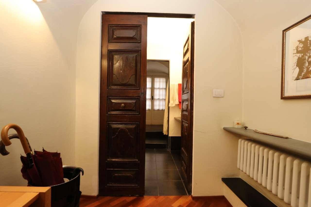 appartamento in vendita a Genova in zona Sottoripa / Maddalena / Molo