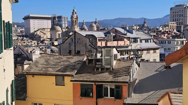 appartamento in vendita a Genova in zona Sottoripa / Maddalena / Molo