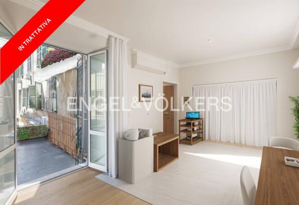 appartamento in vendita a Genova in zona Sottoripa / Maddalena / Molo