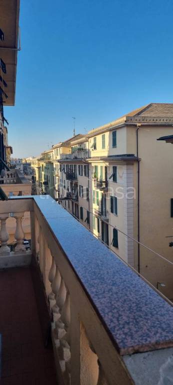 appartamento in vendita a Genova in zona Sampierdarena