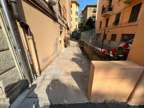 locale di sgombero in vendita a Genova